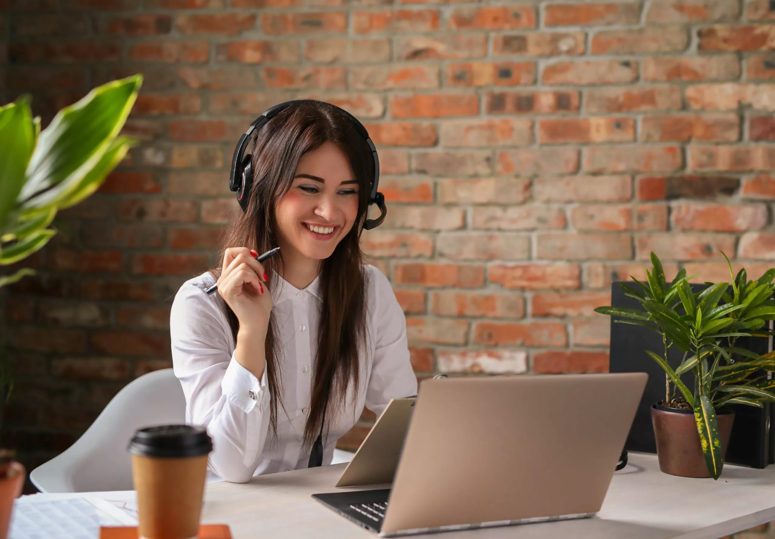 Woman on office phone telephony